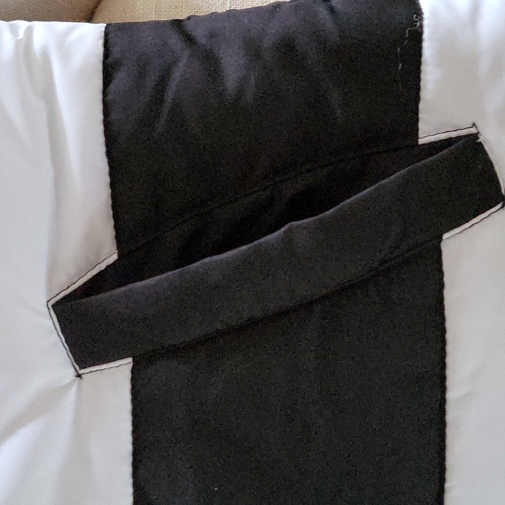 JJ Basics Vest - Picture 2 of 4